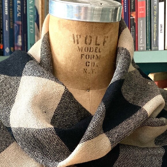 Large Square 100% Wool Buffalo Check Scarf - Picture 4 of 8